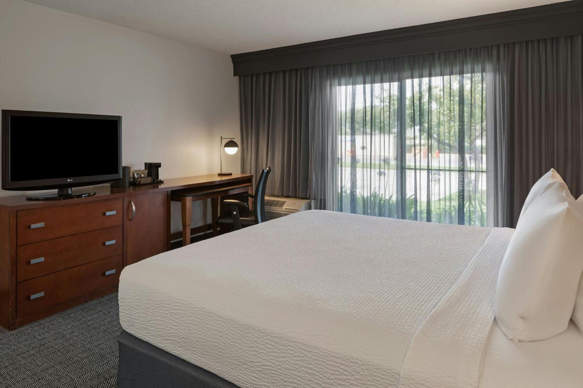Courtyard Anaheim Buena Park Hotel Exterior foto